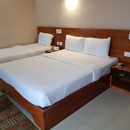 Devanganam Residency Hotel Guruvayur Exterior photo